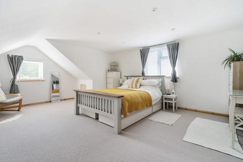 21 Gurnells Road, Seer Green, Beaconsfield, HP9 2XJ