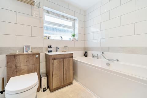21 Gurnells Road, Seer Green, Beaconsfield, HP9 2XJ