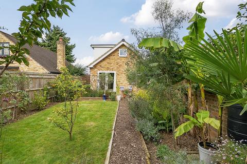 21 Gurnells Road, Seer Green, Beaconsfield, HP9 2XJ