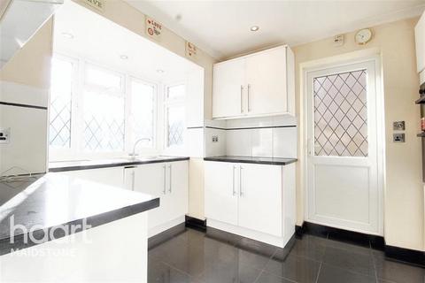 3 bedroom detached house to rent, Gleneagles Drive