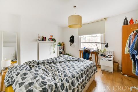 4 bedroom flat to rent, New Road, Whitechapel