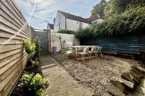 7 Romilly Crescent, Cardiff, CF11 9NP