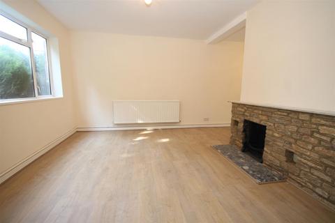 3 bedroom house to rent, Bushy Hill Drive, Guildford