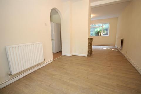 3 bedroom house to rent, Bushy Hill Drive, Guildford