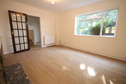 3 bedroom house to rent, Bushy Hill Drive, Guildford