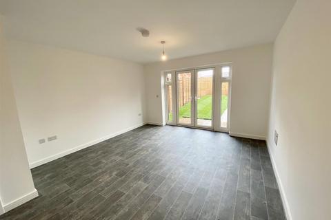 2 bedroom townhouse to rent, Nicholson Road, Cheadle ST10