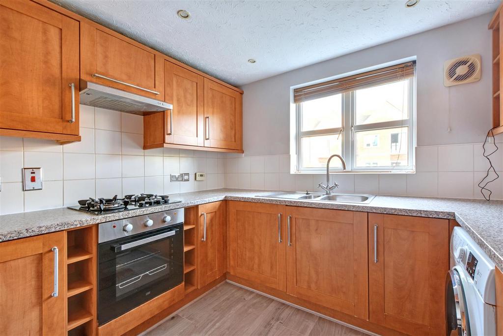 Kitchen 2.jpeg