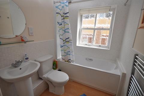 1 bedroom flat to rent, 10 The Corner HouseWindsor PlaceLeamington Spa