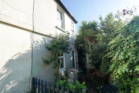 2 bedroom end of terrace house for sale, Gillsmans Hill, St. Leonards-On-Sea