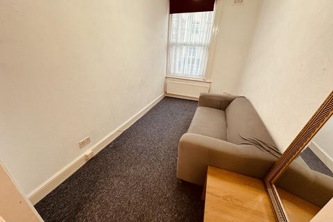 1 bedroom flat to rent, Holly Park Road, London N11