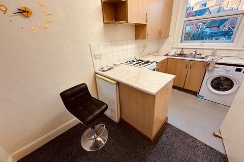 1 bedroom flat to rent, Holly Park Road, London N11