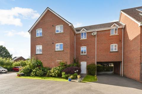 2 bedroom flat for sale, Lapwing Way, Four Marks, Alton, Hampshire