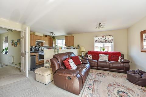 2 bedroom flat for sale, Lapwing Way, Four Marks, Alton, Hampshire