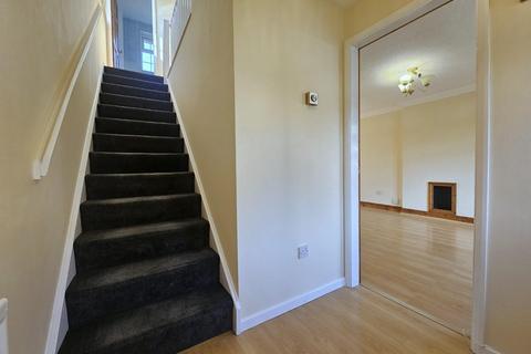 3 bedroom detached house to rent, Miller Hill, West Hunsbury, Northampton NN4