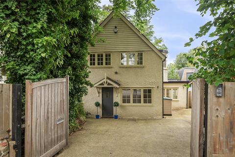 4 bedroom detached house for sale, Hampstead Lane, London, N6