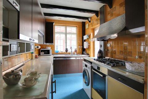 11 Stuart Crescent, Croydon, CR0 8QP