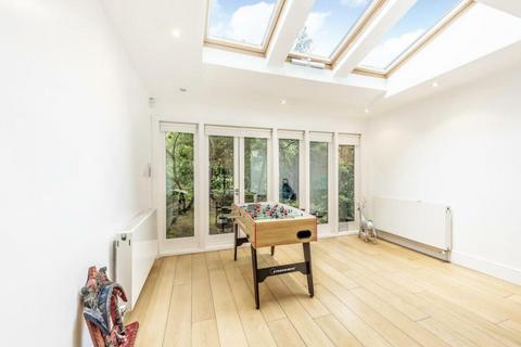 4 bedroom end of terrace house to rent, Belsize Road, Belsize Park, London, NW6