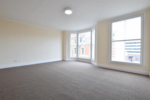 2 bedroom flat to rent, Aberdeen Walk, Flat 2