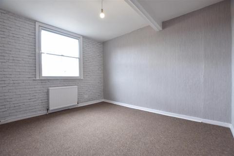 2 bedroom flat to rent, Aberdeen Walk, Flat 2