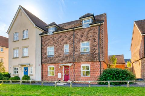 4 bedroom semi-detached house for sale, Capercaillie Close, Bracknell RG12