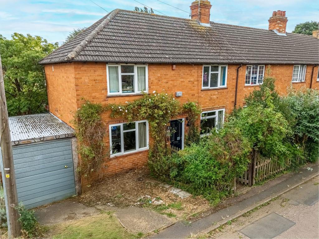 Compton Place, Kettering NN16 3 bed semi-detached house - £205,000