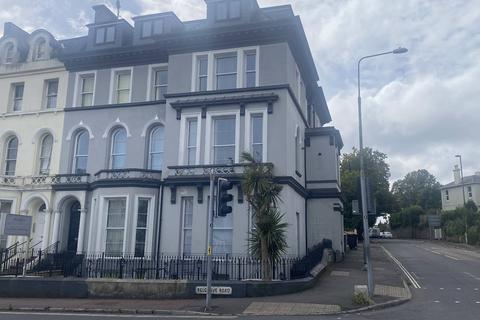 2 bedroom apartment to rent, Belgrave Road, Torquay TQ2