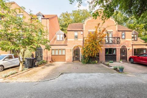 4 bedroom terraced house for sale, St. Marks Mews, Leamington Spa