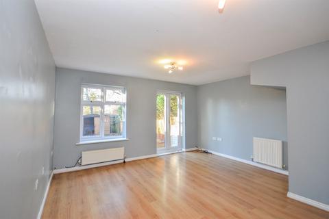 3 bedroom terraced house to rent, Skendleby Drive, Newcastle Upon Tyne