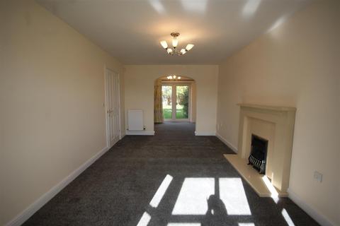 3 bedroom detached house to rent, Pershore Way, Doddington Park