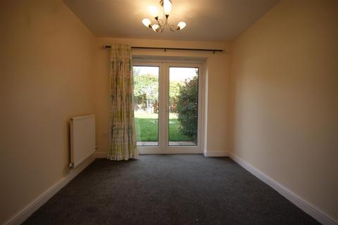 3 bedroom detached house to rent, Pershore Way, Doddington Park