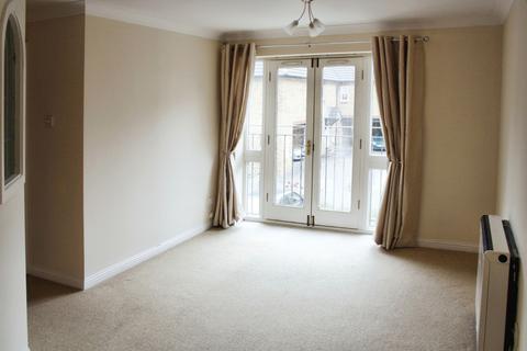 2 bedroom apartment to rent, Barnstaple Road, Southend-on-Sea, SS1