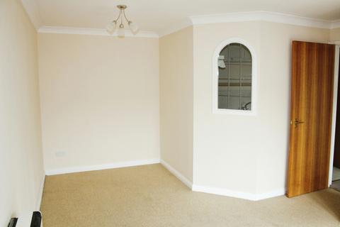 2 bedroom apartment to rent, Barnstaple Road, Southend-on-Sea, SS1