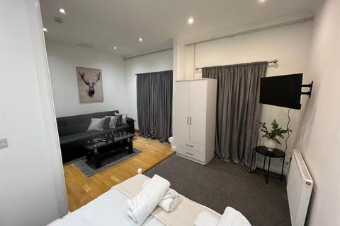 House share to rent, Busby Place, London NW5