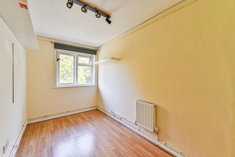 2 bedroom flat for sale, Ullathorne Road, Streatham, London, SW16