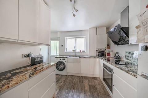 3 bedroom maisonette for sale, Community road, Greenford, UB6