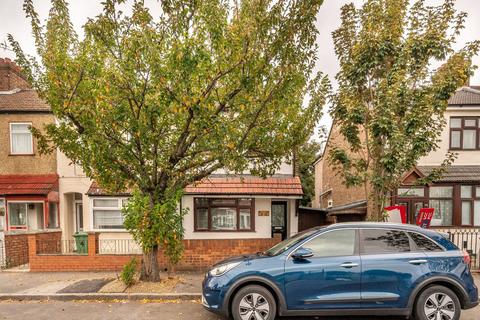 2 bedroom end of terrace house for sale, Stokes Road, Upton Park, London, E6