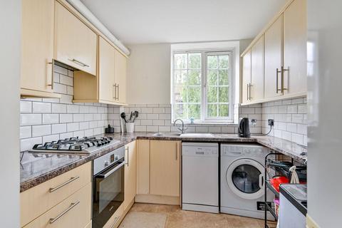 3 bedroom flat to rent, Frogmore, Wandsworth, London, SW18