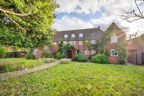 9 bedroom detached house to rent, Dartmouth Place, Grove Park, London, W4