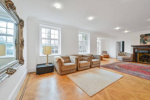 9 bedroom detached house to rent, Dartmouth Place, Grove Park, London, W4