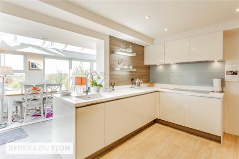 30 Castlemere Drive, Shaw, Oldham, OL2 8TQ