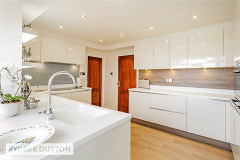 30 Castlemere Drive, Shaw, Oldham, OL2 8TQ