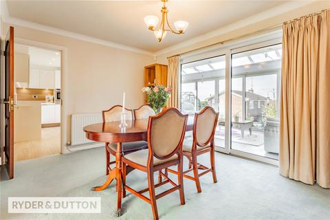 30 Castlemere Drive, Shaw, Oldham, OL2 8TQ