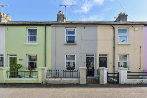 2 bedroom terraced house to rent, Victoria Road, Chichester