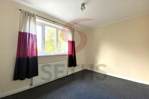 2 bedroom semi-detached house to rent, Cheviot Road, Leicester LE2