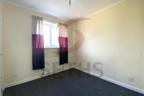 2 bedroom semi-detached house to rent, Cheviot Road, Leicester LE2