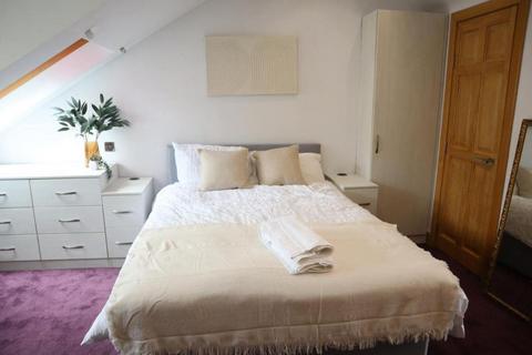 House share to rent, Busby Place, London NW5