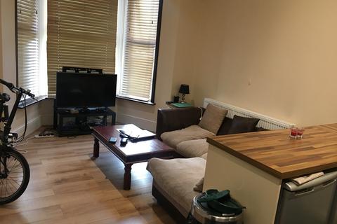 2 bedroom apartment to rent, Elgin Road, Ilford IG3