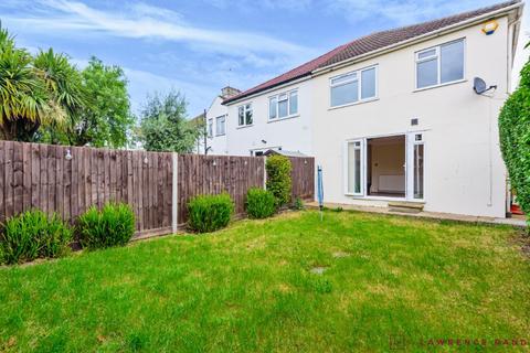 3 bedroom end of terrace house to rent, Edwards Avenue, Ruislip, HA4