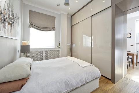 1 bedroom flat for sale, Radley Mews, London, W8