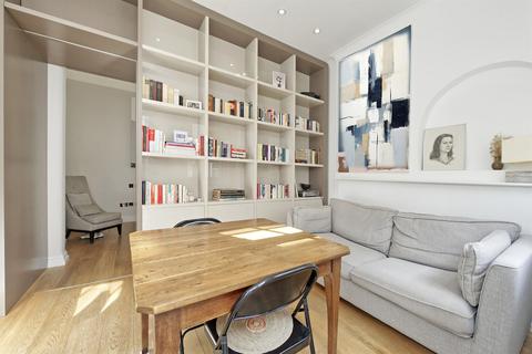 1 bedroom flat for sale, Radley Mews, London, W8